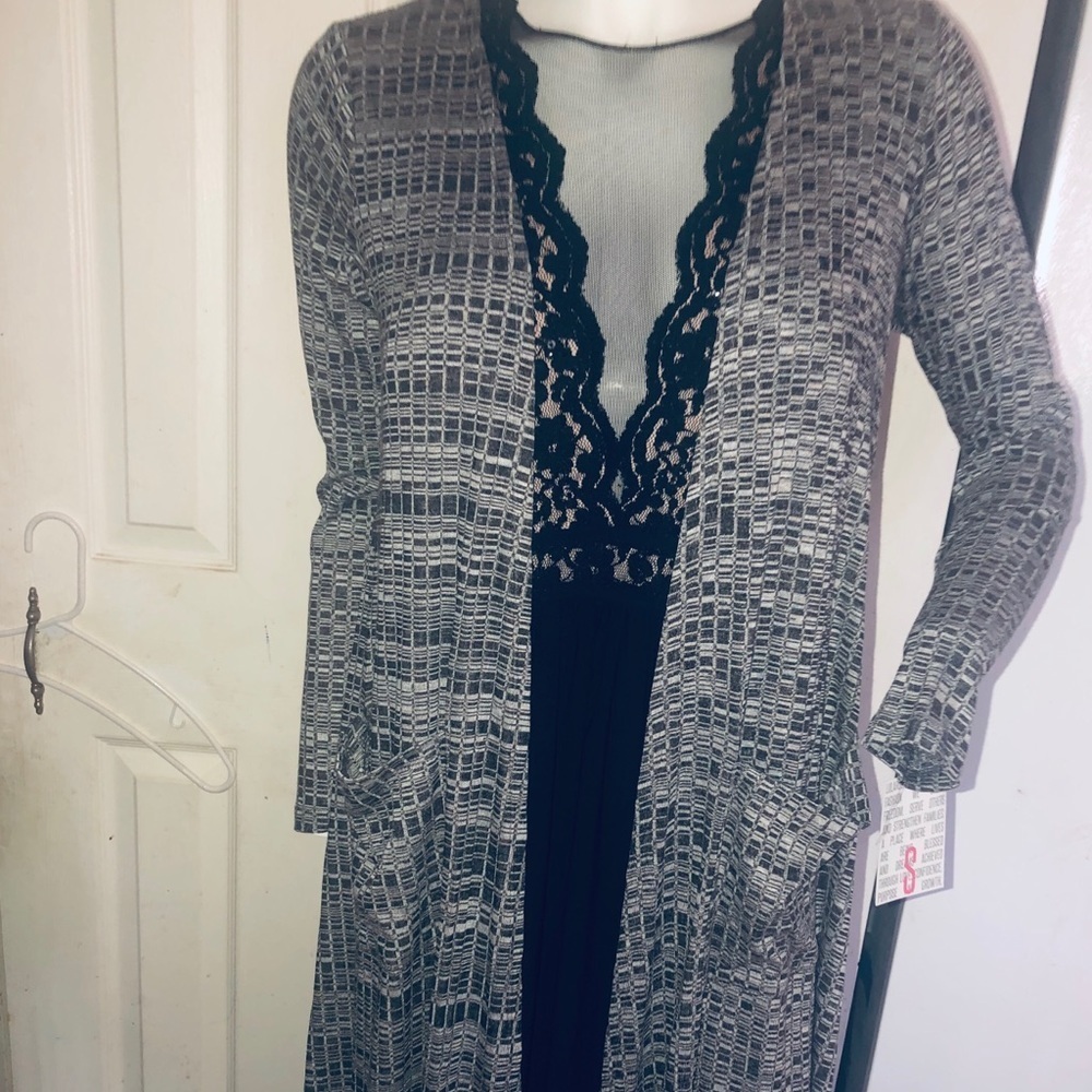 LuLaroe Sarah medium gray cardigan